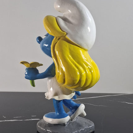 Œuvre d'Art - STROUMPFETTE (2/3) -Bleu, jaune & blanc -33 cm